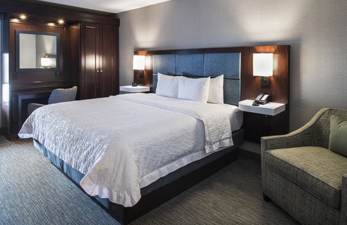 Lincolnshire Hotel | Hampton Inn & Suites Lincolnshire
