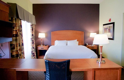 Quad Cities Hotel | Hampton Inn & Suites Moline-Quad City Int'l Aprt