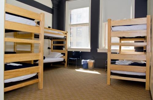 The Loop Hostel | HI Chicago Hostel