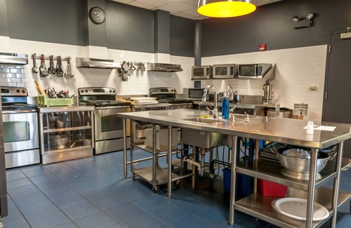 The Loop Hostel | HI Chicago Hostel