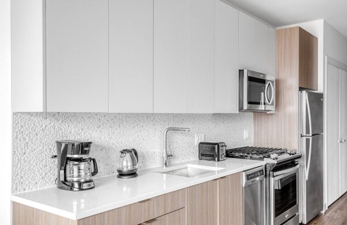 South Loop Apartment | Hip South Loop Studio w/Lounge, Pool & Gym nr Grant Park, by Blueground
