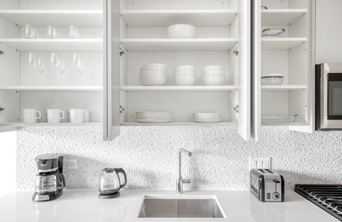 South Loop Apartment | Hip South Loop Studio w/Lounge, Pool & Gym nr Grant Park, by Blueground