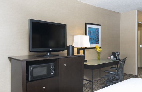 Elk Grove Village Hotel | Holiday Inn Chicago - Elk Grove, an Ihg Hotel