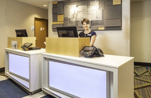 Rochelle Hotel | Holiday Inn Express Rochelle, an IHG Hotel