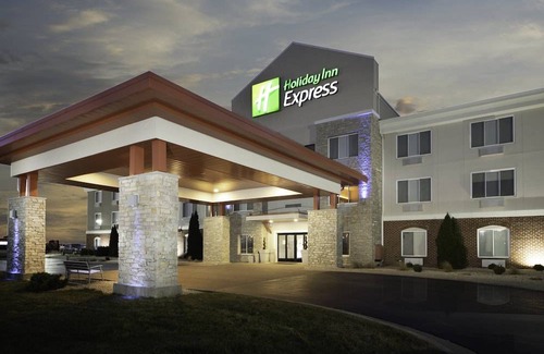 Rochelle Hotel | Holiday Inn Express Rochelle, an IHG Hotel