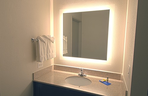 Libertyville Hotel | Holiday Inn Express Hotel & Suites Chicago-Libertyville, an Ihg Hotel