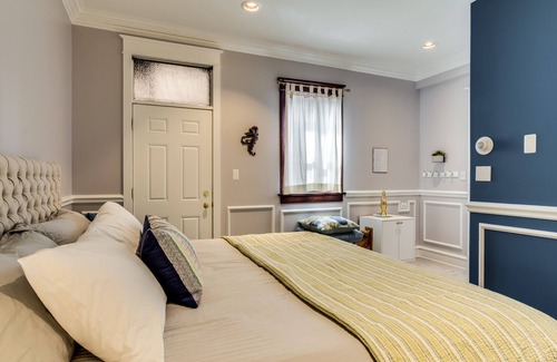 East Village Apartment | Hotel Quality Meets Local Living Garden Studio 4D