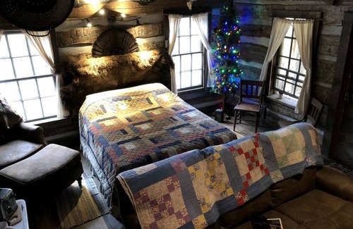 Nauvoo House | House ∙ 1 bedroom ∙ 4 guests