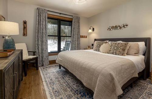 Carbondale House | House ∙ 2 bedrooms ∙ 5 guests