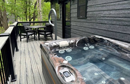 Carbondale House | House ∙ 2 bedrooms ∙ 5 guests