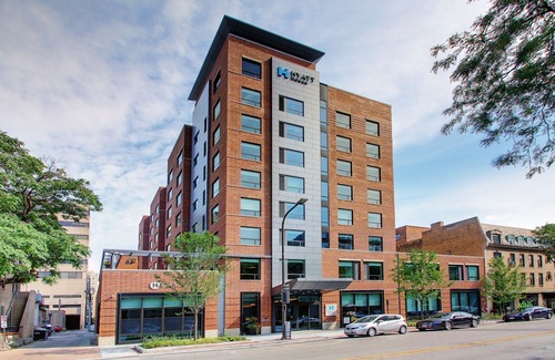 Evanston Hotel | Hyatt House Chicago/Evanston