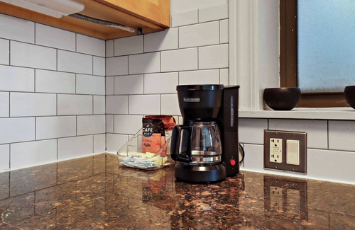 Hyde Park Apartment | Ideal for Groups – 4BR Unit