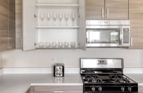 West Town Apartment | Impeccable West Town 3BR, by Blueground