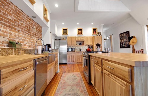 Galena Apartment | In the Heart of Historic Downtown Galena apts