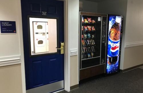 Villa Park Hotel | InTown Suites Extended Stay Chicago IL - Oakbrook