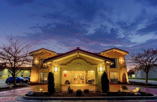 Champaign Hotel | La Quinta Inn by Wyndham Champaign