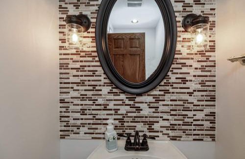 The Galena Territory House | Lake Views! Hot Tub! Family & Pet Friendly!