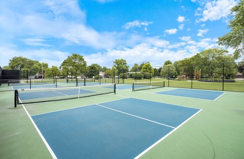 Manteno House | Lakeview Estate