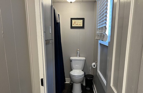 Litchfield House | Lincoln House; Litchfield, IL; Pets welcome