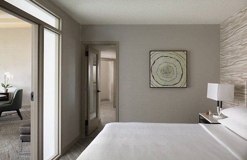 Half Day Hotel | Lincolnshire Marriott Resort