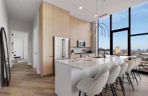 River West Apartment | Luxury 3BR Penthouses + Group Comfort Awaits