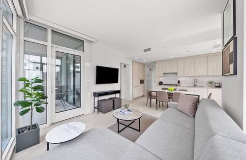 West Loop Apartment | Luxury West Loop Stay: Modern Suites w/Balcony, Resort Amenities & City Views