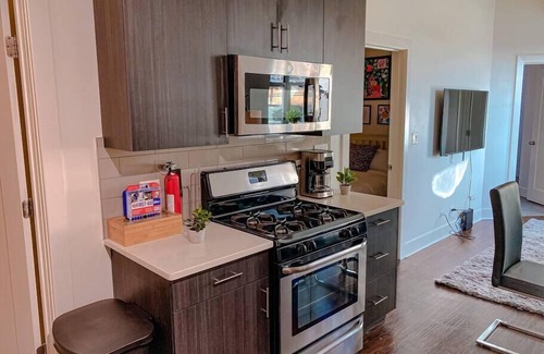 Near South Side Apartment | McCormick Place 420 friendly 3BR with optional Parking