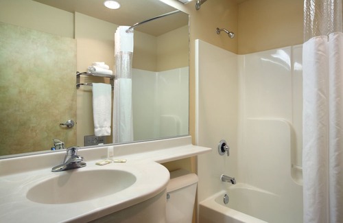 Quincy Hotel | Microtel Inn & Suites Quincy by Wyndham