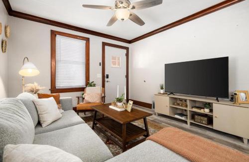 Peoria Heights House | Mid-Century Bohemian Escape