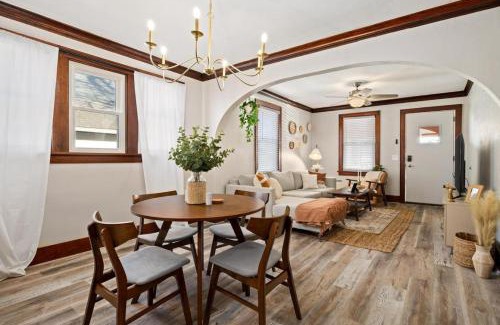 Peoria Heights House | Mid-Century Bohemian Escape