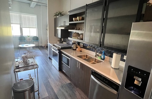 Prairie District Apartment | Modern 1-bedroom with access to GYM and Lounge! Close to McCormick