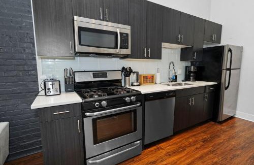 Near South Side Apartment | Modern 2BR 420 Friendly in Chicago South Loop Near Museum Campus, McCormick Place and Soldier Field