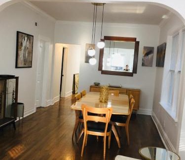 Logan Square Apartment | Modern Logan Square 1 bedroom Flat