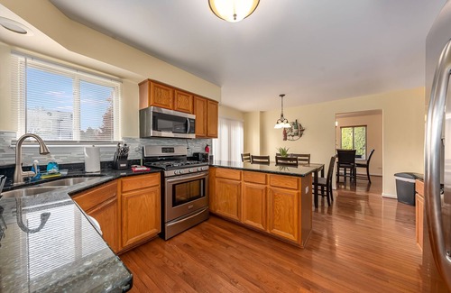 Naperville House | Naperville Rental - Skylane Dr