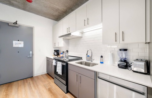 River North Hotel | New & Modern Lux City Escape