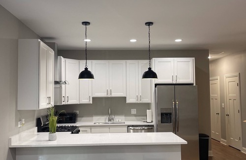 Grand Boulevard Apartment | Nice 2 bedroom 15 minutes to downtown chicago