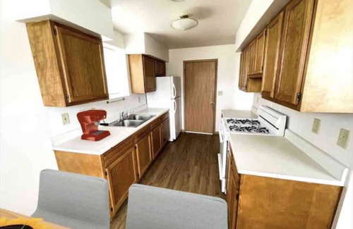 Ottawa Apartment | Ottawa Apartment - Sleeps 4!