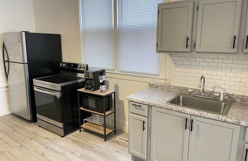Avondale Apartment | Prime 2-bedroom apartment in wonderful Avondale, 6 miles to downtown with WiFi