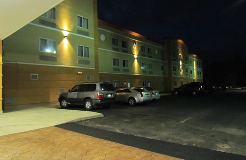 Glendale Heights Hotel | Ramada by Wyndham Glendale Heights/Lombard