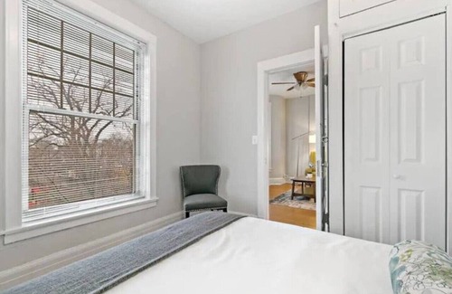 Wrigleyville Apartment | Real Comfort in a 2BR APT close to Wrigley Field