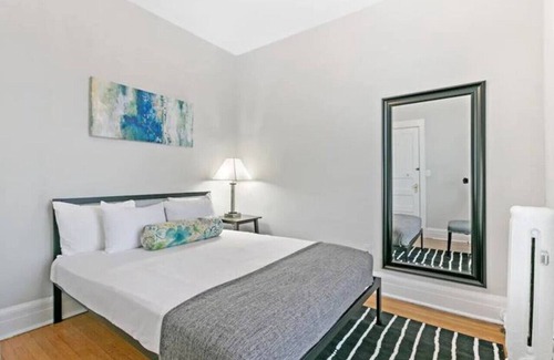 Wrigleyville Apartment | Real Comfort in a 2BR APT close to Wrigley Field