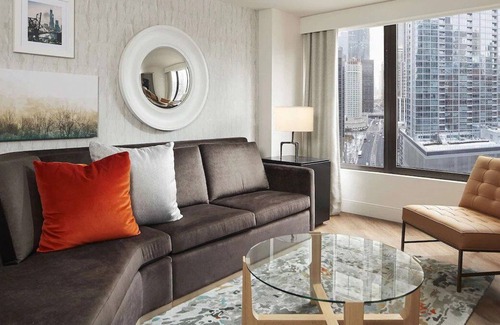 Streeterville House | Relax and Recharge! 4 Comfortable Units, Parking, Onsite Swimming Pool