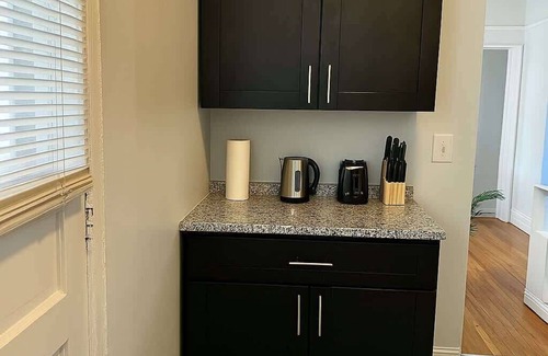 Rogers Park Apartment | Roomy 3BR Apartment near Beach