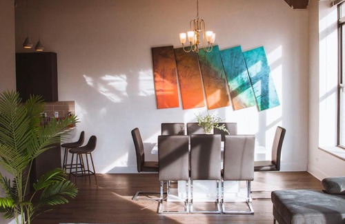Near South Side Apartment | Spacious and Luxurious 3BR Near McCormick Place and Soldier Field with Optional Parking - Sleeps 10