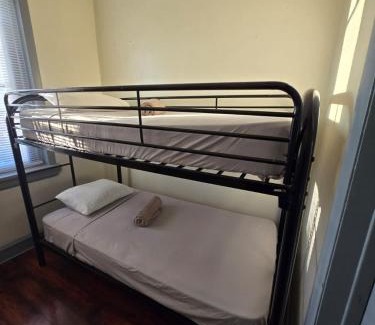 Pulaski Park Hostel | Stay 424 Hostel