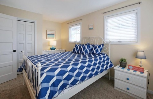 Ottawa House | Stone`s Throw #23