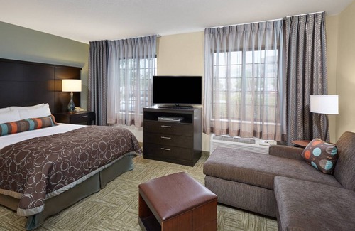 Glenview Apartment | Studio flat ∙ 1 bedroom ∙ 2 guests