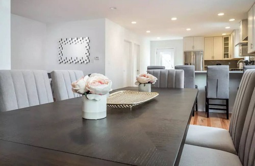 East Village House | Stunning 2 Story Wicker Park Condo - Parking+Patio
