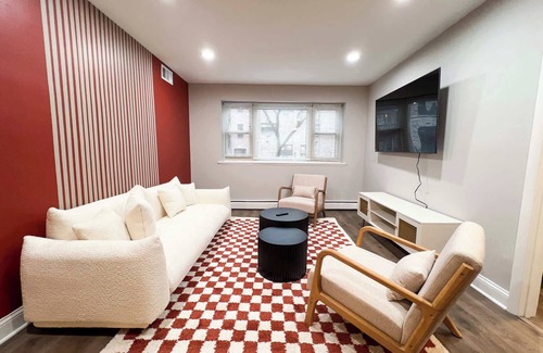 Lake View East Apartment | Stylish, Sleeps 6, 1 Free Parking
