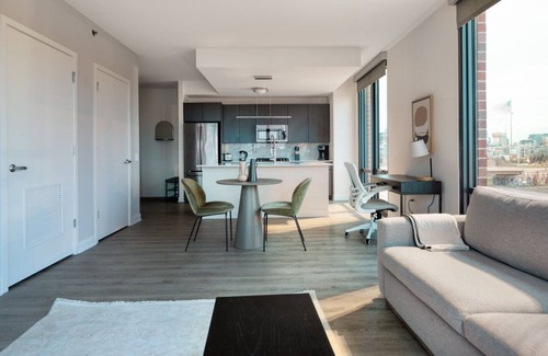 River West Apartment | Sunny River West 1BR w/ Rooftop & Gym, steps to Blue Line, by Blueground